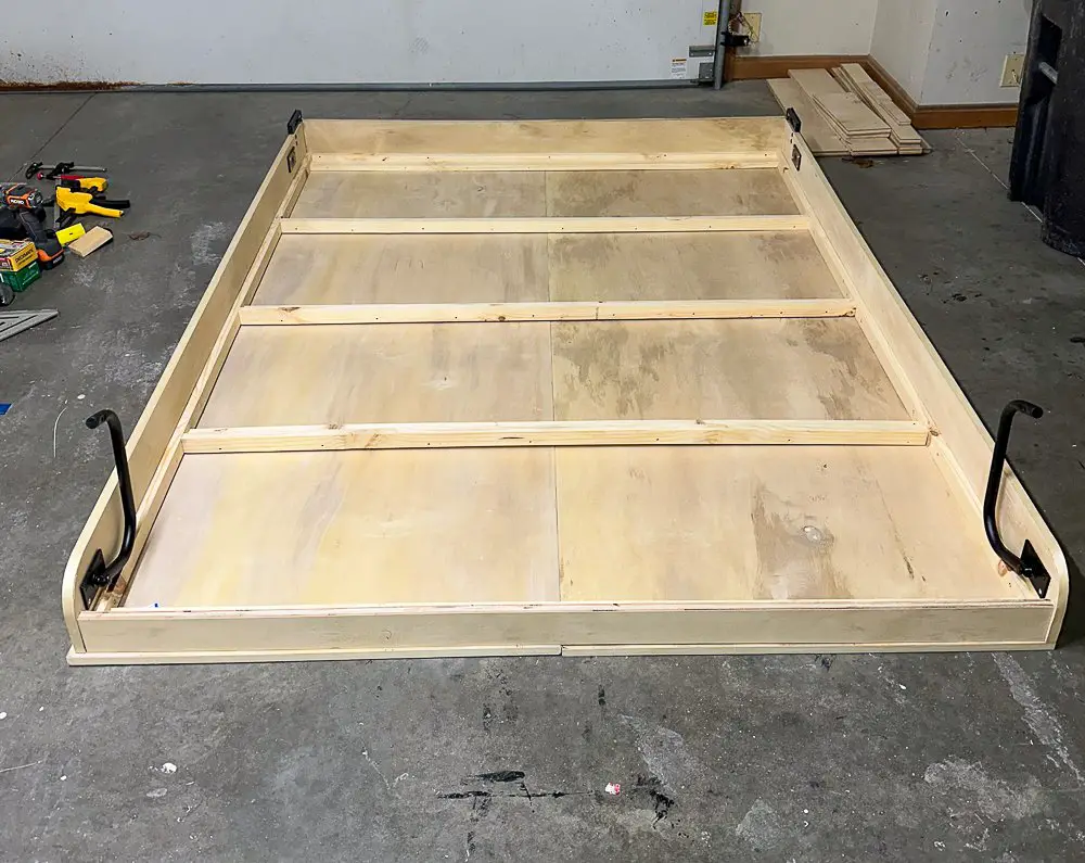 2 sheets of plywood with 1x supports and side rails.