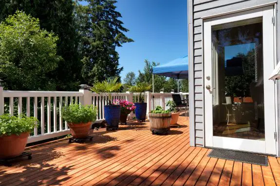 Picture of a deck.